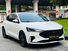 Ford Focus Hatchback EcoBoost 180 Automatic Sport Edition - ფოტო 3