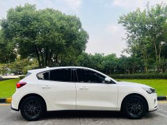 Ford Focus Hatchback EcoBoost 180 Automatic Sport Edition - ფოტო 7