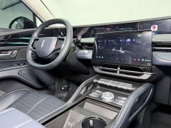 Lincoln Navigator 2.0T AWD Prestige - ფოტო 13