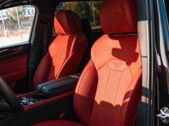 Bentley Bentayga 4.0T V8 Long Wheelbase - ფოტო 8