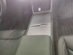 Tesla Model Y Long Range All-Wheel Drive - ფოტო 16