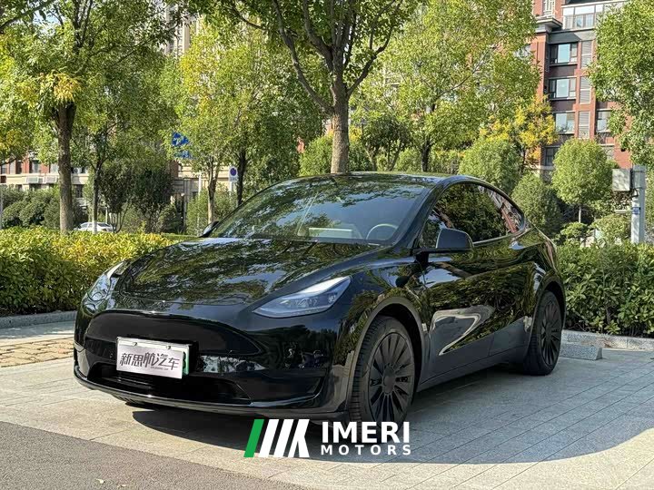 Tesla Model Y Facelift Rear-Wheel Drive
