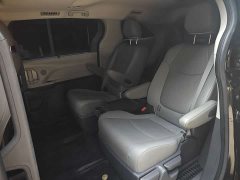 Toyota Sienna 2.5L Hybrid Luxury - ფოტო 12