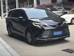 Toyota Sienna 2.5L Hybrid Luxury - ფოტო 3