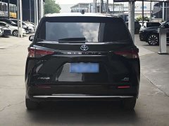 Toyota Sienna 2.5L Hybrid Luxury - ფოტო 6