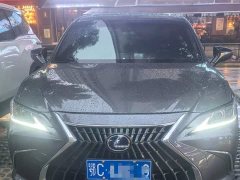 Lexus ES 300h Excellence - ფოტო 1