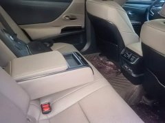 Lexus ES 300h Excellence - ფოტო 7