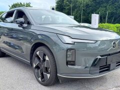 Volvo XC70 Plug-in Hybrid 2026 All-Wheel Drive Extended Range Ultra - ფოტო 3