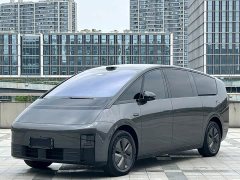 Li Auto MEGA 2025 Home Family Edition - ფოტო 1