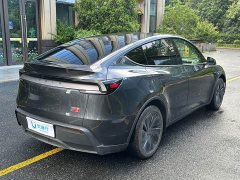 Tesla Model Y Rear-Wheel Drive Launch Edition - ფოტო 4