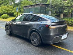 Tesla Model Y Rear-Wheel Drive Launch Edition - ფოტო 6