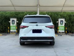 Toyota Sienna 2021 2.5L Hybrid Platinum Edition - ფოტო 17