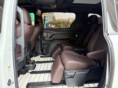 Toyota Sienna 2021 2.5L Hybrid Platinum Edition - ფოტო 6