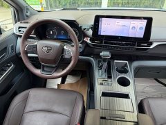 Toyota Sienna 2021 2.5L Hybrid Platinum Edition - ფოტო 9