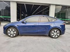 Tesla Model Y Rear-Wheel Drive - ფოტო 6