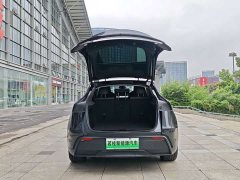 Tesla Model Y Rear-Wheel Drive - ფოტო 7