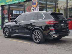BMW X5 xDrive 30Li Deluxe VersionM - ფოტო 3