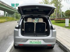 Li Auto L8 Max - ფოტო 7