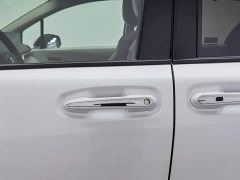 Toyota Gravia 2.5L Hybrid Comfort Edition - ფოტო 18