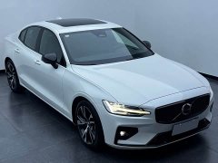 Volvo S60 2025 B5 Inscription Sport - ფოტო 3