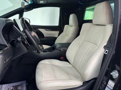 Lexus LM 2020 300h Four-Seat Royal Edition - ფოტო 18