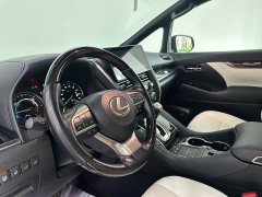 Lexus LM 2020 300h Four-Seat Royal Edition - ფოტო 19