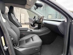 Tesla Model Y Rear-Wheel Drive - ფოტო 13