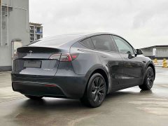 Tesla Model Y Rear-Wheel Drive - ფოტო 5