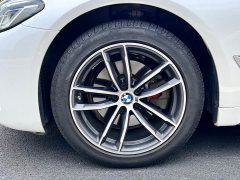 BMW 5 Series 525Li M Sport Package - ფოტო 14
