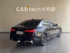 BMW 5 Series 530Li Premier M Sport Package - ფოტო 4