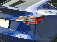 Tesla Model Y Standard Range RWD - ფოტო 17
