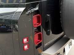 Land Rover Defender 110 - ფოტო 18