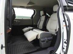 Toyota Gravia 2.5L Hybrid Comfort Edition - ფოტო 10
