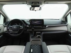 Toyota Gravia 2.5L Hybrid Comfort Edition - ფოტო 11