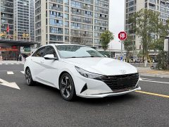 Hyundai Elantra 2022 1.5L CVT Luxury - ფოტო 3
