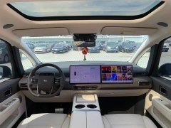 Li Auto Li Xiang MEGA 2024 Ultra - ფოტო 8
