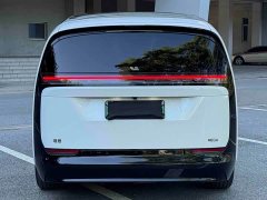 Li Auto Li Xiang MEGA Ultra - ფოტო 4