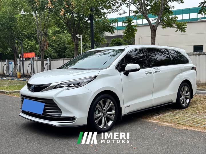 Toyota Sienna 2.5L Hybrid Premium Edition