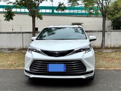 Toyota Sienna 2.5L Hybrid Premium Edition - ფოტო 2