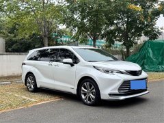 Toyota Sienna 2.5L Hybrid Premium Edition - ფოტო 3