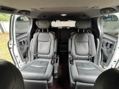Toyota Sienna 2.5L Hybrid Premium Edition - ფოტო 9