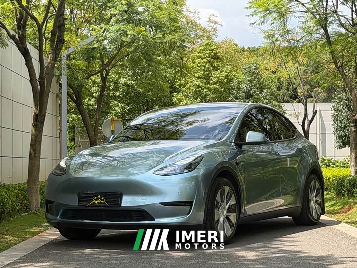 Tesla Model Y Facelift Rear-Wheel Drive