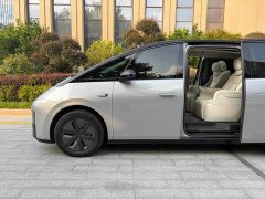 Li Auto Li Xiang MEGA Ultra - ფოტო 5