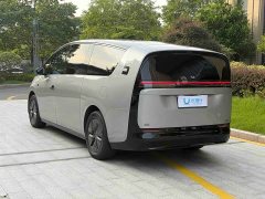 Li Auto Li Xiang MEGA Ultra - ფოტო 7