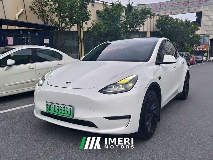 Tesla Model Y Long Range All-Wheel Drive