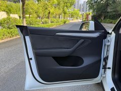 Tesla Model Y Long Range All-Wheel Drive - ფოტო 16