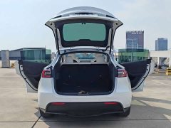 Tesla Model Y 2022 Facelift Rear-Wheel Drive - ფოტო 10