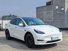 Tesla Model Y 2022 Facelift Rear-Wheel Drive - ფოტო 3
