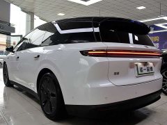 Li Auto i8 Standard Edition - ფოტო 19