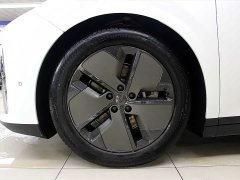 Li Auto i8 Standard Edition - ფოტო 20